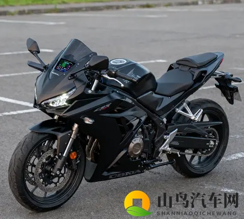 3万级仿赛新标杆 25款本田CBR400R 老头乐名号下藏着真实力-1