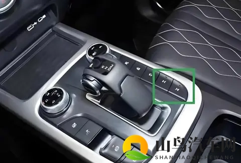 什么是差速锁，有什么用途？2025越野实测+购车避坑新手一看就懂-1