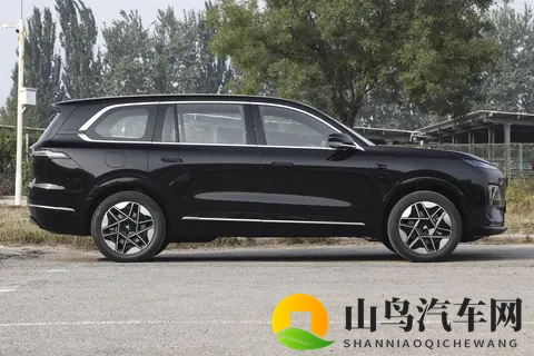 六边形战士对决!深蓝S09 vs 阿维塔 11,谁是你的菜?-1