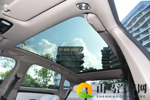 比亚迪宋家族再进化:油耗更低,价格更省,配置更高-1