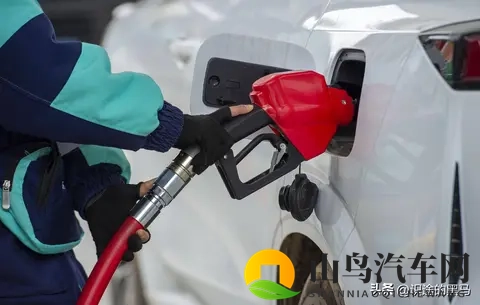 油价震荡下，车主该如何应对“加油焦虑”-3