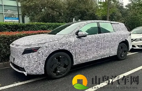 阿明说车侃赛：激光雷达上身！日产N8中大型SUV曝光，能翻盘？-1