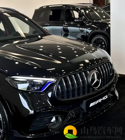 2026款AMG C43 4MATIC上市:价格下探与配置调整背后的性能逻辑-3