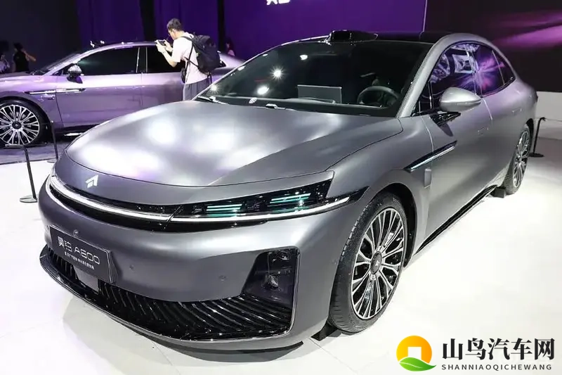 四季度内上市 昊铂A800将于广州车展正式揭晓内饰-1