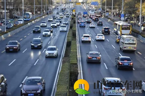 汽车天窗的用途：不止于“观景窗”的多维实用价值-1