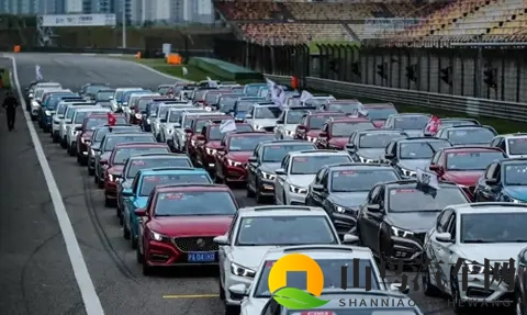 国六车卖不动了？4S店堆成停车场，背后原因太扎心！-1