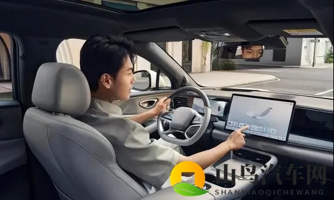 豪华与智能化全都要 全新深蓝S07与海狮06谁做得更好？-2