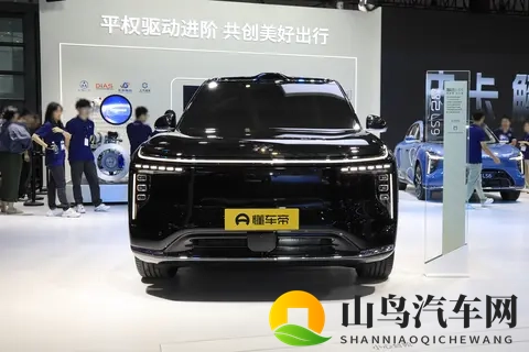 搭载第二排吸顶屏和2+2+2式6座布局，智己LS9内饰官图发布-2