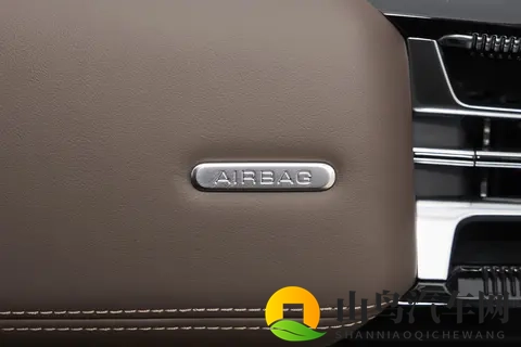 星光730 PHEV，7座大空间家用MPV！配电滑门+15T插混，768万起-3