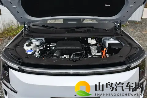 10多万买旅行小房车，15T插混+2820mm轴距，试驾捷途山海L7 PLUS-3