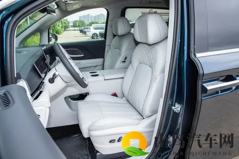 高端MPV怎么选?多花点时间了解26款岚图梦想家PHEV-1