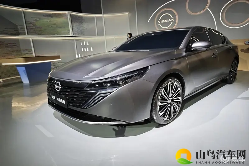 东京热葵千惠多人激烈：汽车新贵热蜡黄闪耀，设计性能双料杀手-1