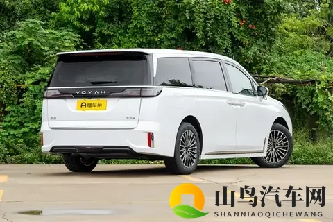 26款岚图梦想家实测后，我发现它确实重新定义了“舒适出行”-1