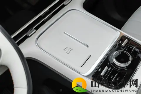 银河星舰7 EM-i_宋Pro DM-i大PK 谁更适配家庭用户的出行需求-2