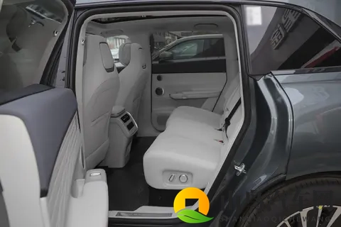 2025款星纪元ET增程+纯电  猎鹰辅助驾驶+飞鱼底盘  11月又有专属权益-3