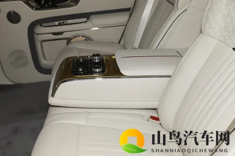 718 万国产豪华天花板!40T V8 + 航空座椅,政务接待首选?-3