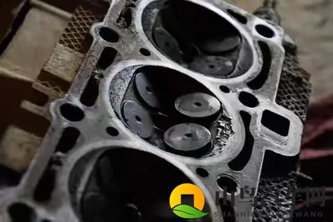 如何判断汽车有没有积碳？记住这3点，及时改正不良用车习惯！-1