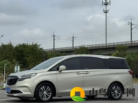 美乳叶子户外勾搭啪啪:户外邂逅,叶子与美乳的浪漫邂逅-2