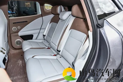 2026款阿维塔07：豪华、安全、性能、智能都满配-3