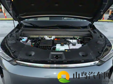 埃安AION i60预售1198万起 前排可放平+车外投影仪 续航210km-1