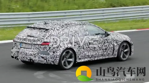 新一代奥迪Q7汽油版明年发布，另外两款全新车型也将亮相-1