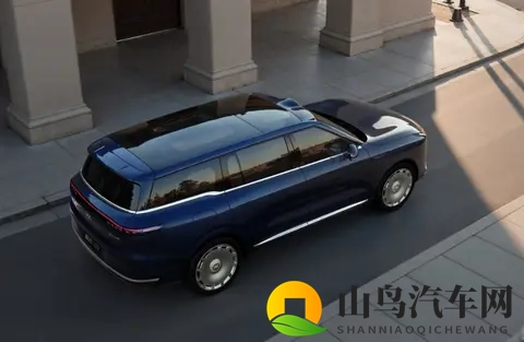 智己LS9上市限时3228万起 全系标配800V_纯电续航402km-3