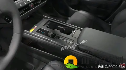 全新雷克萨斯ES实车外观与内饰终于曝光，惊喜与惊吓并存！-2