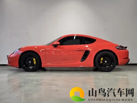 体育生手冲：赛车新体验：手冲赛车引关注，挑战极限！-2