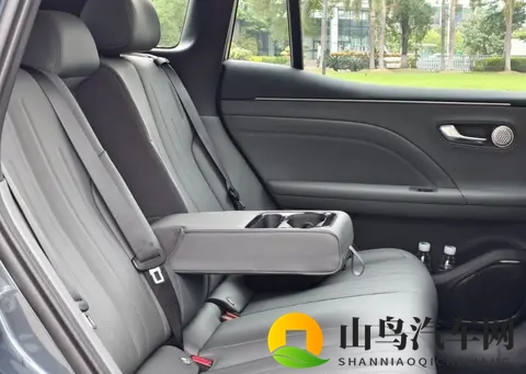 AION i60预售价公布!纯电版1198万元起售,续航400公里!-2