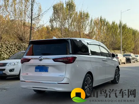 16万多拿下20款别克GL8陆尊，家用商务都合适？-1