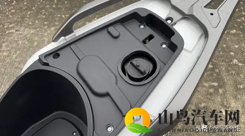 5380起!诺维娜M6 150踏板上市,150排量+ABS,通勤代步新选择!-1