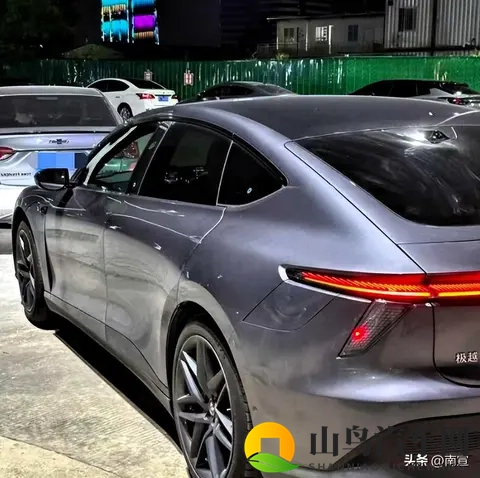 年轻人抢购烂尾车,是捡漏还是冒险?技术红利正在被重新分配-3