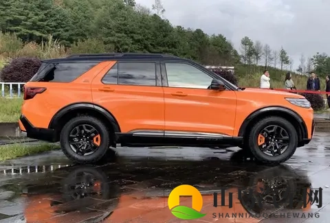 美系硬派SUV悄悄进化，全地形配置遭热议，5米大家伙藏着什么秘密-3