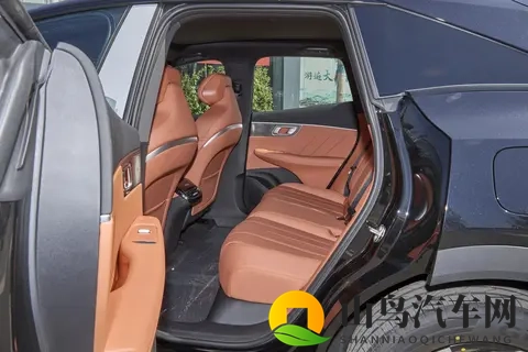 配置拉满,试驾2026款深蓝S07,综合实力如何?全方面评测!-2