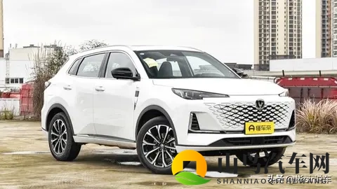 颜值智能双升级?实探新款CS55 PLUS插混版-1