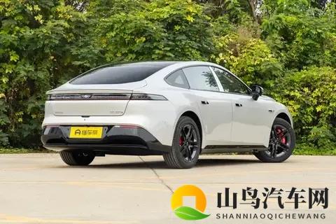 15万级新能源车又添新丁，配激光雷达+8295P芯片，轴距2915mm-1