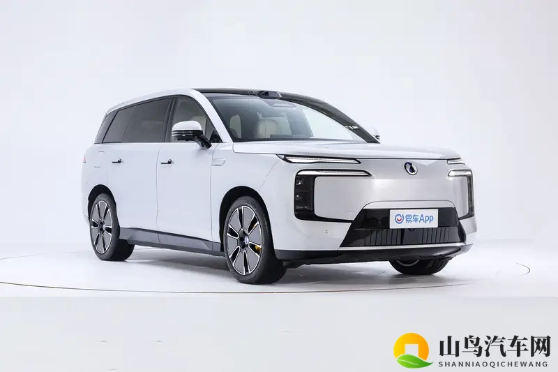 激情欧美一区二区三区：特斯拉、宝马、奔驰新车型亮相，汽车市场新趋势来袭-3