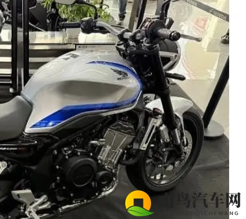 本田CB500SF到店实拍 4万级带电子离合 国产500级街车迎最强对手-1