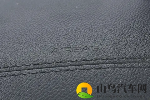 星越L全新东方曜系列：在新能源汽车的冲击下，燃油车如何破局-3