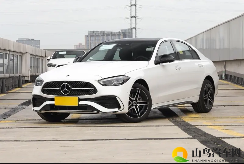 新款奔驰C上市，全系标配20T，将与3系比操作-1