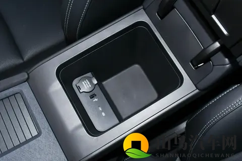 第三代领克03进阶上市，限时权益价1038万元起，家用香吗？-3