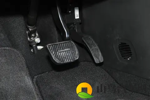 增程车 “油老虎” 标签碎了！AION i60 12 万级开出旗舰质感-1