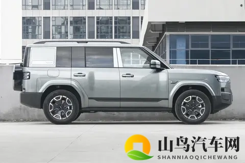 方程豹钛7:适合家用的中大型SUV,方方面面都能打?-1