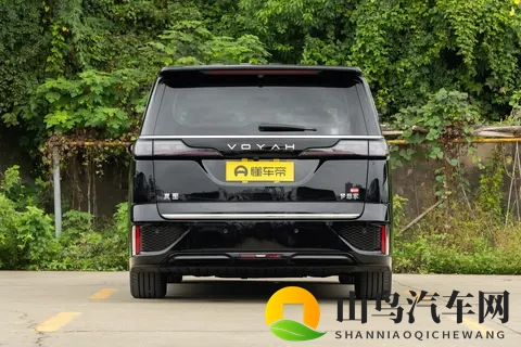 26款岚图梦想家:家庭商务都合适,18小时大定破万,魔力在哪?-1