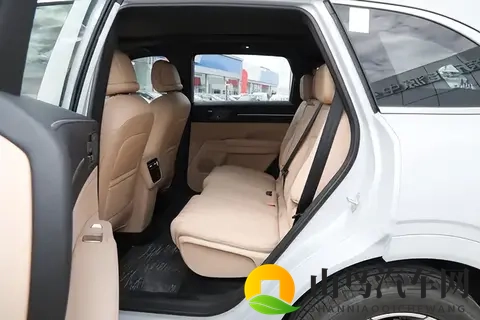 15万级全能SUV选谁？这台车空间大、动力强，还带终身质保-2