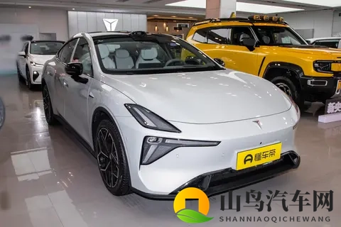 15万级新能源轿跑新标杆!深蓝L06实车体验,好开好看又好用-3