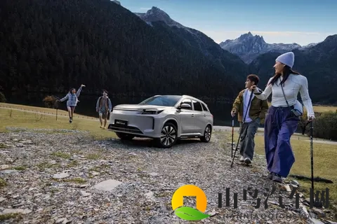 第三代蓝电E5 PLUS预售1398万，同价位配置竟然能给这么高…-2