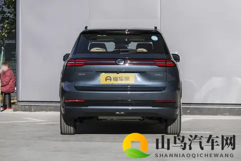 亏电油耗55L,续航1240km!AION i60增程版:20万配置竟卖12万多-2