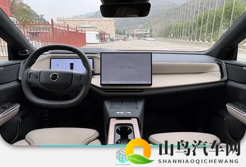 插混架构下，安全仍然是底色 试驾沃尔沃全新XC70-2