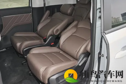 10万级MPV全能选手！星光730，电滑门+大7座，家用真香-1